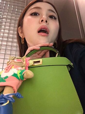 Huh Yunjin 허윤진