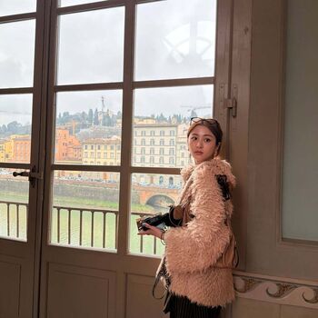 Full leaked Huh yunjin page private onlyfans photo