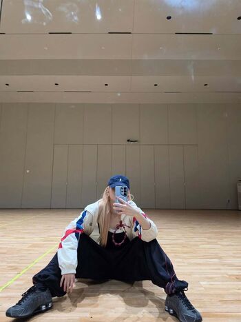 Full leaked Huh yunjin private onlyfans photo