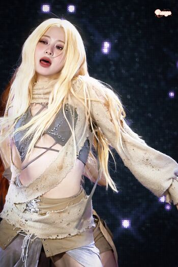 Huh Yunjin 허윤진