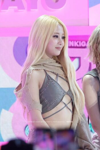 Huh Yunjin 허윤진