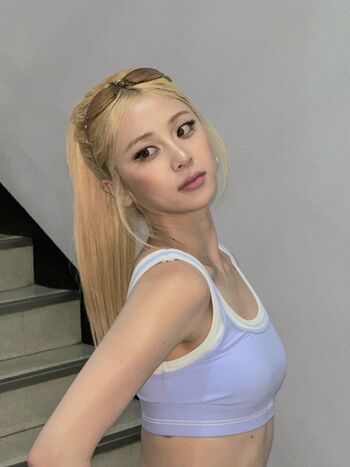 Huh Yunjin 허윤진