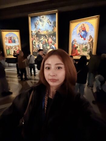 Full leaked Huh yunjin  page private onlyfans photo