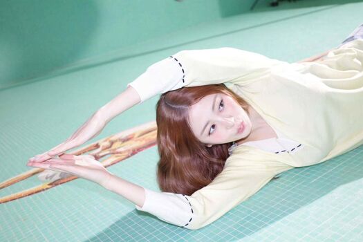 Huh Yunjin 허윤진
