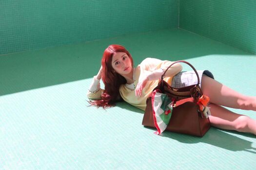 Full leaked Huh yunjin  page private onlyfans photo