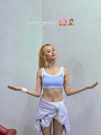 Full leaked Huh yunjin  page private onlyfans photo