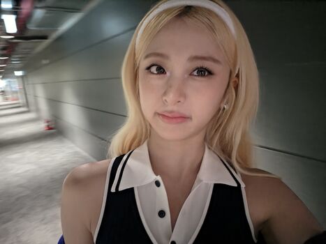 Full leaked Huh yunjin private onlyfans photo
