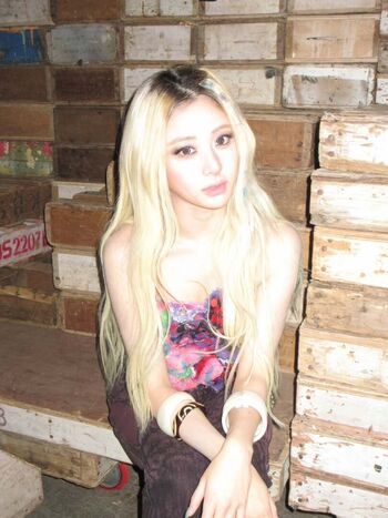 Huh Yunjin 허윤진