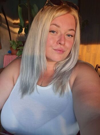 Full leaked Hungarian big tits private onlyfans photo