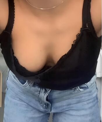 Full leaked Illona brg private onlyfans photo