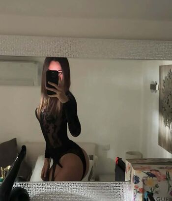Full leaked Ilonadlh private onlyfans photo