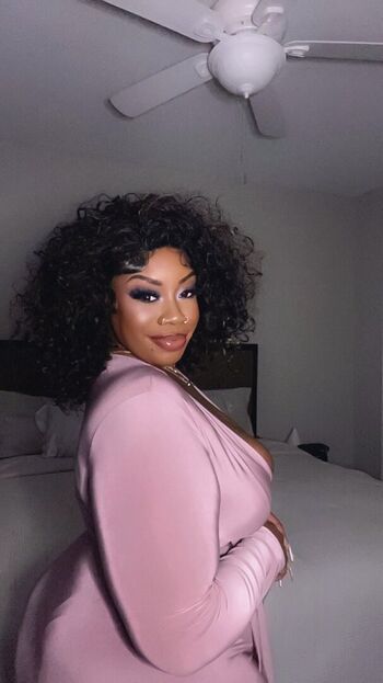 Full leaked Ilooklikebaae private onlyfans photo