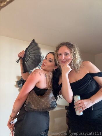 ilovepussycats111