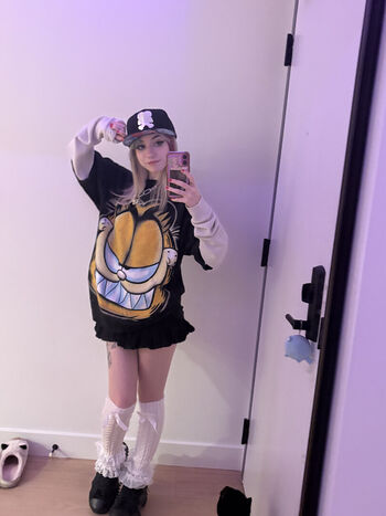 Full leaked Iluvmeww page private onlyfans photo