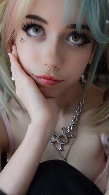 Full leaked Iluvmeww page private onlyfans photo