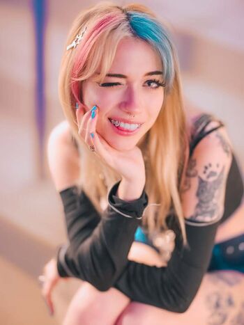 Full leaked Iluvmeww page private onlyfans photo