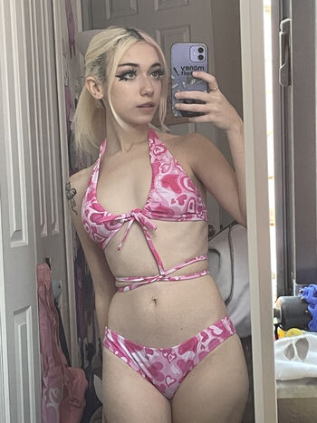 Full leaked Iluvmeww private onlyfans photo
