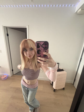 Full leaked Iluvmeww private onlyfans photo