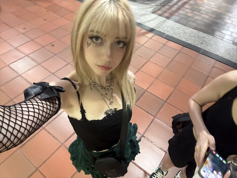 Full leaked Iluvmeww page private onlyfans photo