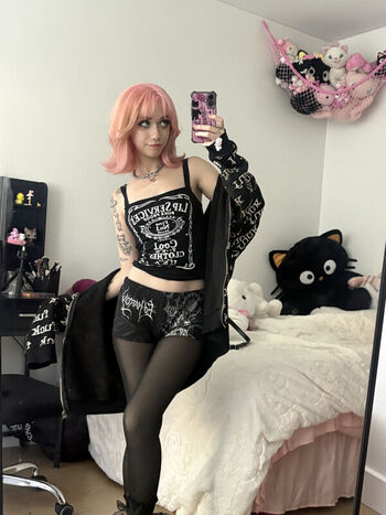 Full leaked Iluvmeww page private onlyfans photo