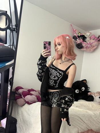 Full leaked Iluvmeww page private onlyfans photo
