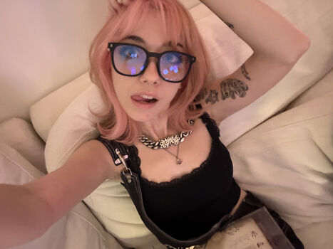 Full leaked Iluvmeww page private onlyfans photo