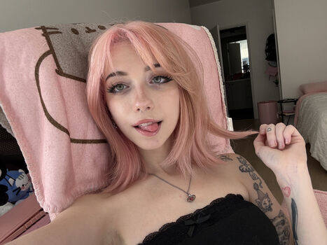 Full leaked Iluvmeww page private onlyfans photo