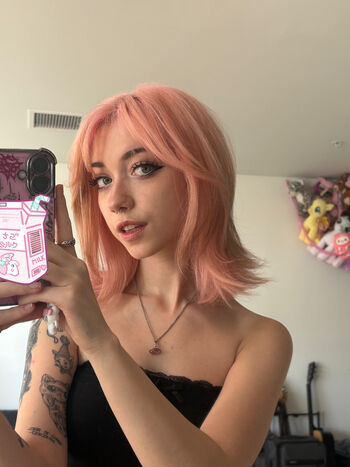 Full leaked Iluvmeww page private onlyfans photo