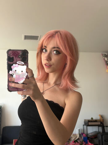 Full leaked Iluvmeww page private onlyfans photo