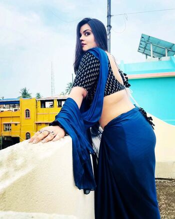 Full leaked Indian exhibition page private onlyfans photo