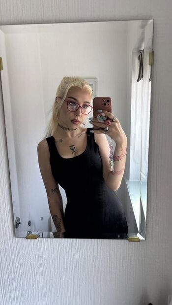 Full leaked Indizzlemoney private onlyfans photo