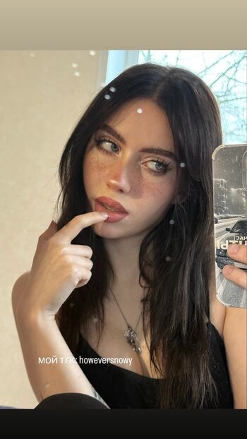 Irina minkina/ howeversnowy/rusian Billie eilish