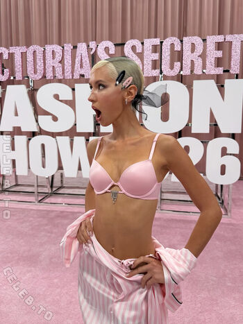 Full leaked Iris law page private onlyfans photo