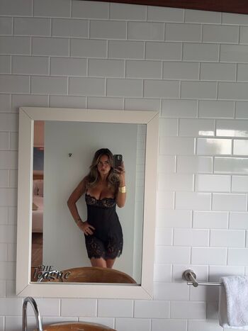 Full leaked Isabella lauren private onlyfans photo