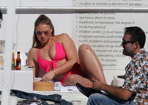 Full leaked Iskra lawrence page private onlyfans photo