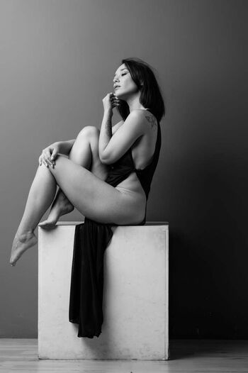Full leaked Italian girls page private onlyfans photo