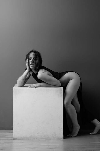 Full leaked Italian girls page private onlyfans photo