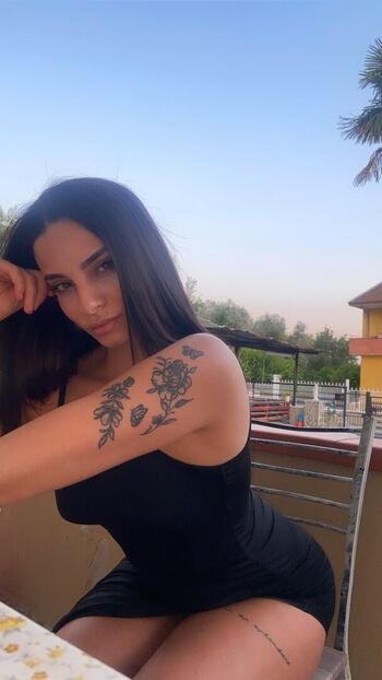 Full leaked Italian girls page private onlyfans photo