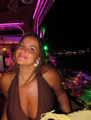 Full leaked Italian girls page private onlyfans photo