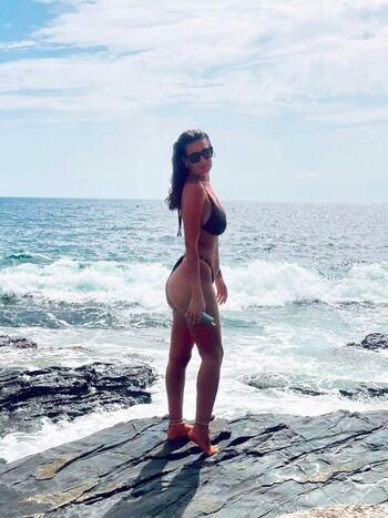 Full leaked Italian girls private onlyfans photo