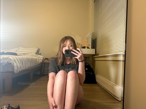 Full leaked Itsaluraye private onlyfans photo
