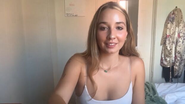 Full leaked Itsavaxoxo private onlyfans photo