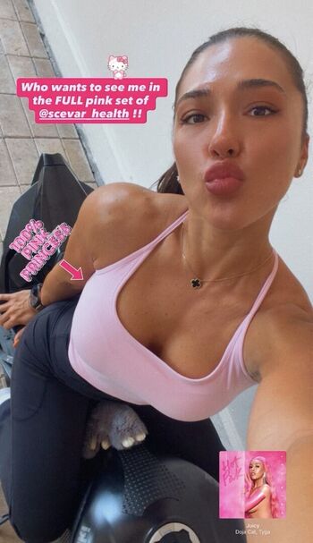 Full leaked Itscarolinamarie private onlyfans photo
