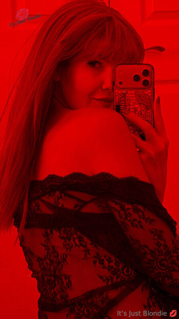 Full leaked Itsjustblondie private onlyfans photo
