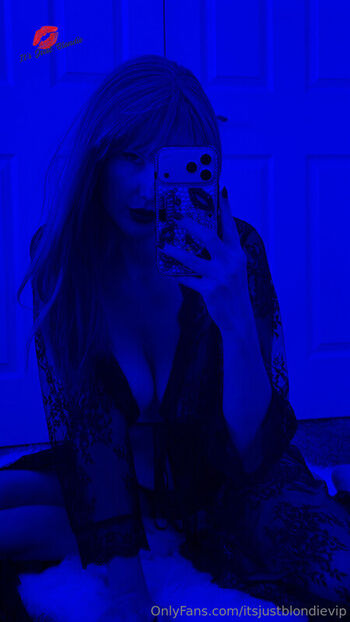 Full leaked Itsjustblondie private onlyfans photo