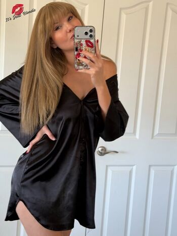 Full leaked Itsjustblondie private onlyfans photo