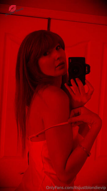 Full leaked Itsjustblondie itsjustashley private onlyfans photo