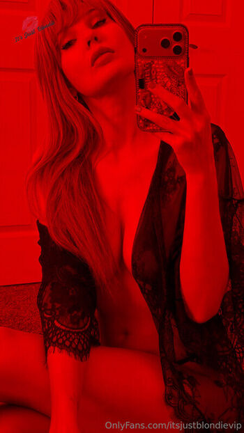Full leaked Itsjustblondie page private onlyfans photo