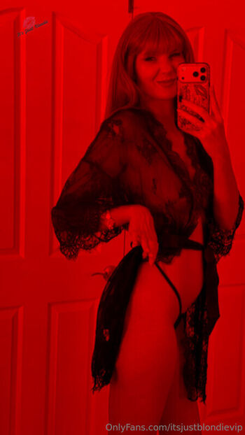 Full leaked Itsjustblondie page private onlyfans photo