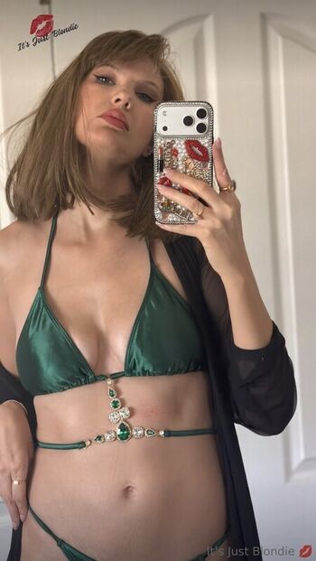 Full leaked Itsjustblondie page private onlyfans photo